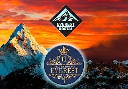 Hostal Everest Santo Domingo de los Colorados Exterior photo