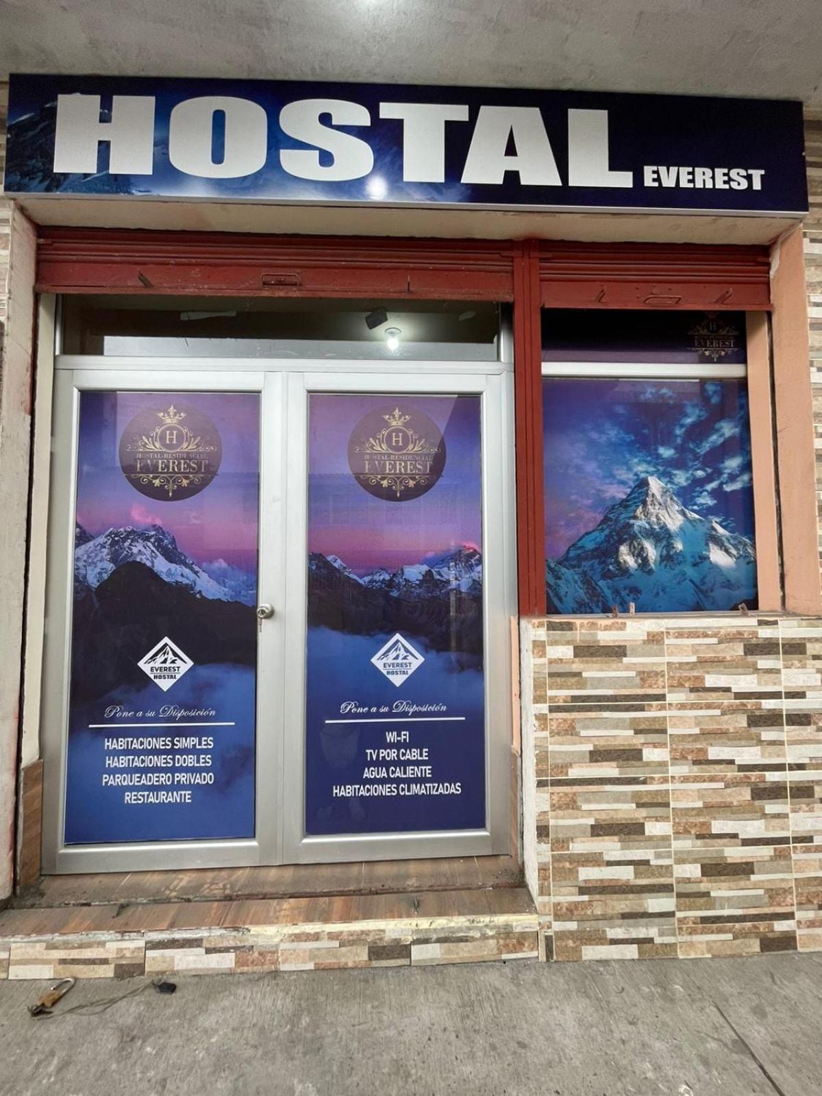 Hostal Everest Santo Domingo de los Colorados Exterior photo